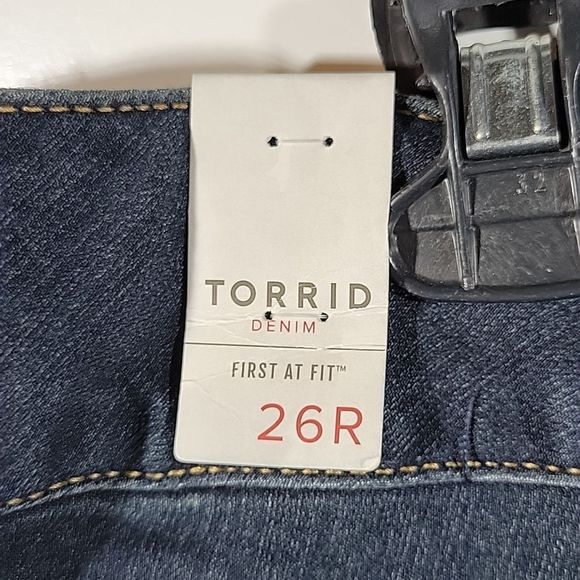 NEW Torrid Denim Jeggings Stretch Jeans - Picture 3 of 6